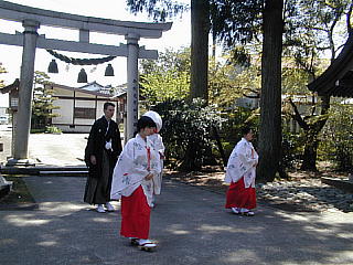 �V�Y�e�ʐȂ����_�a��Ղ�