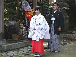 巫女と新郎