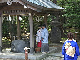 巫女と新郎